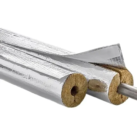 CV leiding isolatie over radiator buis