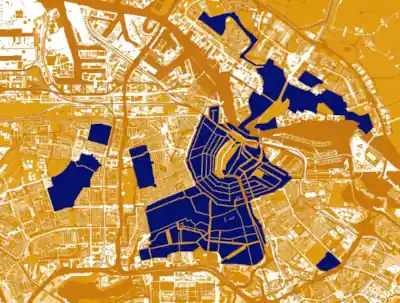 Kaart van Amsterdam waarin de beschermde gebieden met een aparte kleur zijn weergegeven